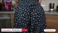 Play Curvy Blonde Krissy Knight Can't Get Enough of Big Cock