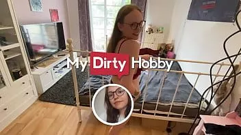 play La rossa sexy (leni lizz) viene sditalinata all'orgasmo per la prima volta dal suo vicino - il mio sporco hobby