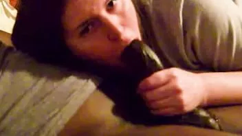 play Chica blanca gruesa consigue que el hombre maneje una bbc