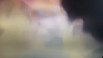 تشغيل زوجة مثيرة تفعل 69 مع صديق يخبرني أن أنتبه حتى أتمكن من هنا كمامة على قضيبه.