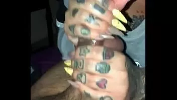 play Namorada tatuada faz boquete desleixado