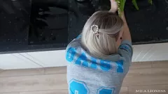 play ハイヒールを履いた曲線美のブロンドのミラ・ライオネスがキッチンで激しく犯されて精液まみれになる
