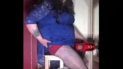 Reproducir Masturbación de la máquina intensa de Bisexual Crossdresser