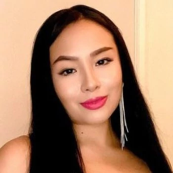 色情明星 Thaina Fields