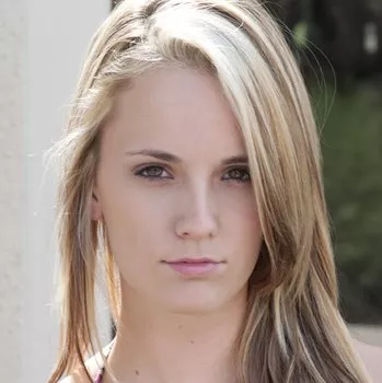 色情明星 Sara James
