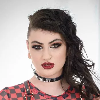Pornoster Lydia Black